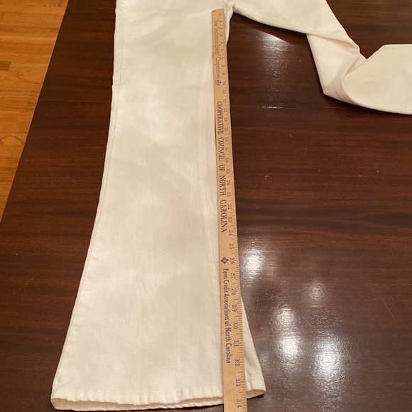 Vineyard vines flare white denim pants - Picture 9 of 10